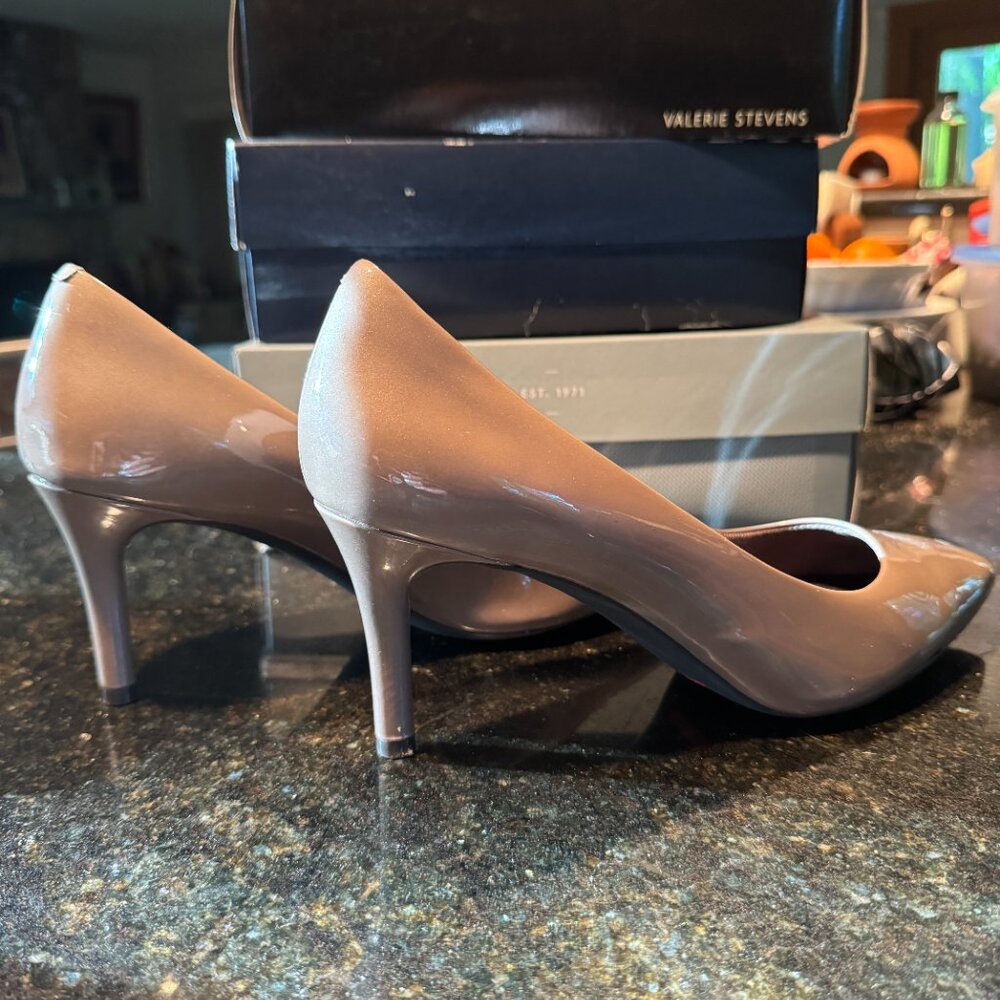 Rockport Total Motion 75mm Pointed Toe Pump- Size 9 - Never Worn